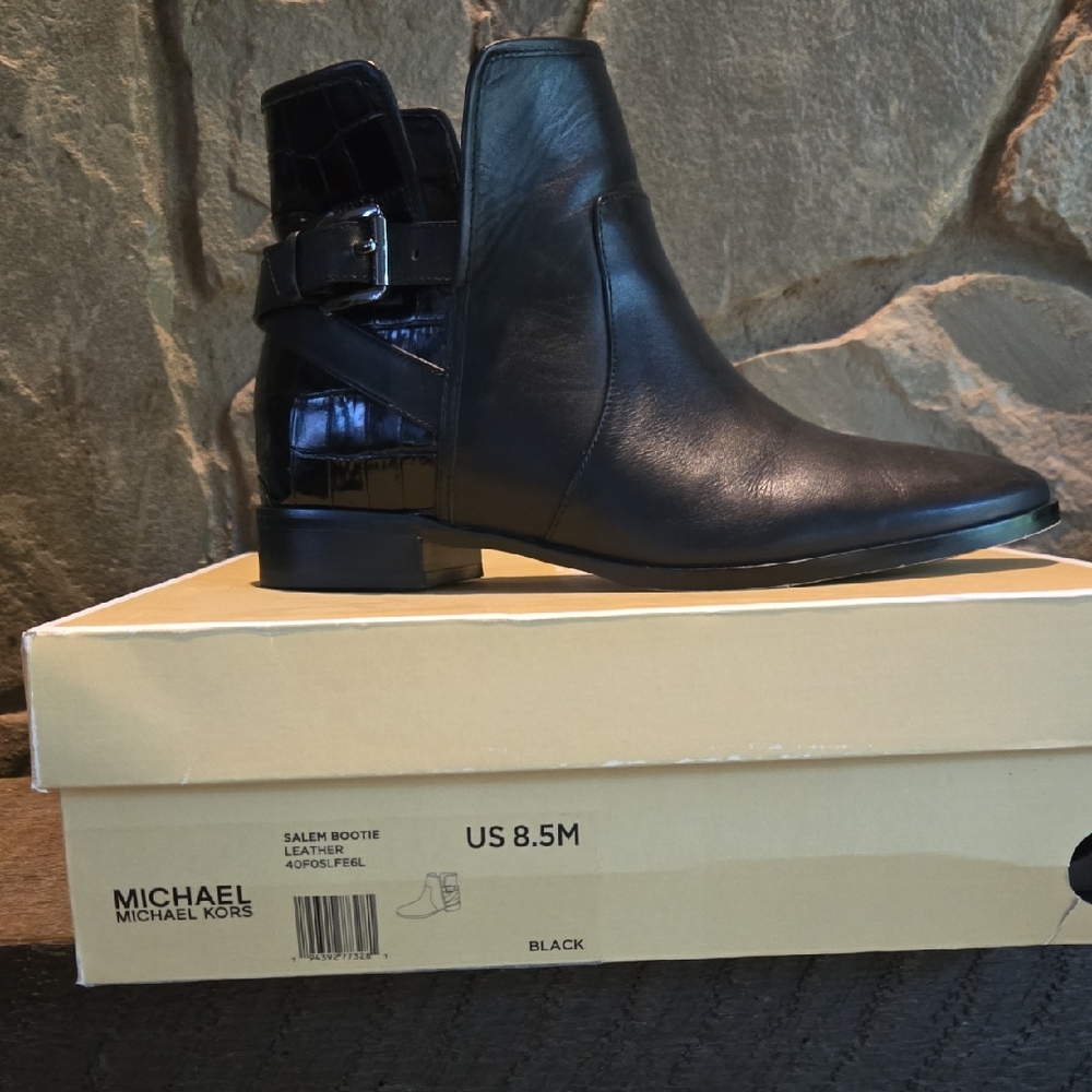 Michael Kors "Salem" Black Leather Ankle Booties Size 8.5